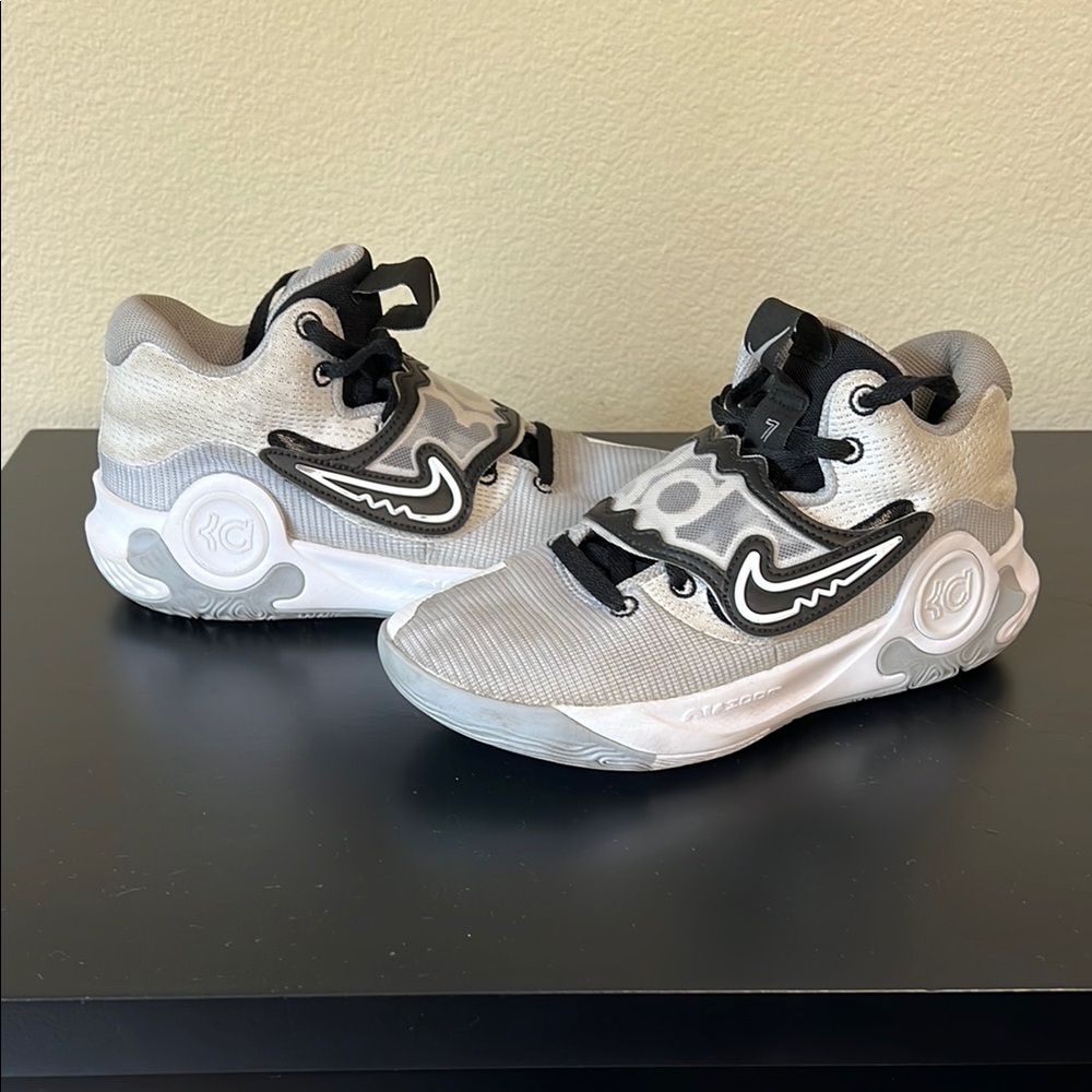 Nike Kids' KD Trey 5 X basketball shoes